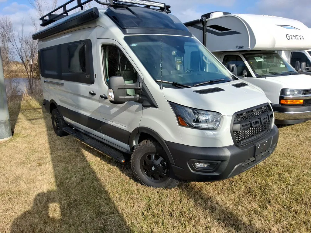 2026 Grand Design LINEAGE LVT1 - Photo 2