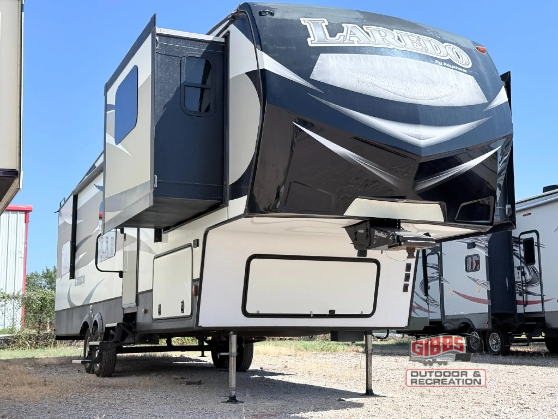 2017 Keystone Laredo 340FL - Photo 2