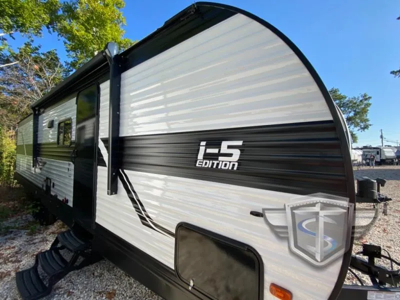 2024 Shasta RVs i-5 Edition 530QB - Main photo
