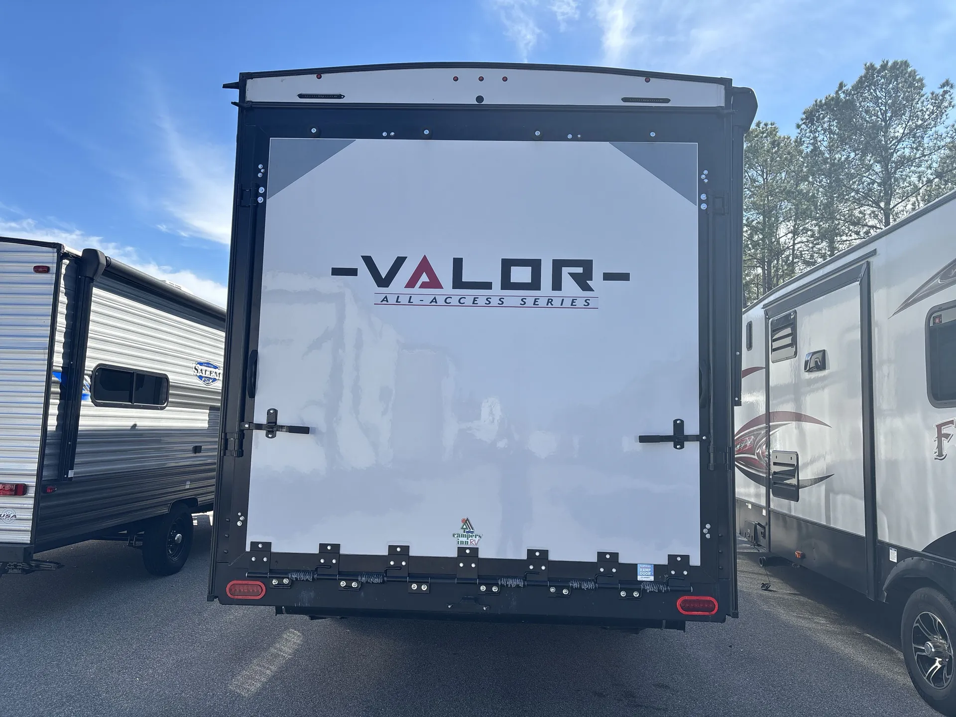2023 Alliance RV Valor 21T15 - Photo 3