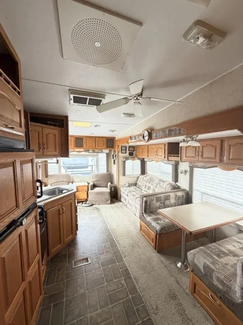 2005 Forest River Wildcat 27RL, Photos photo 16