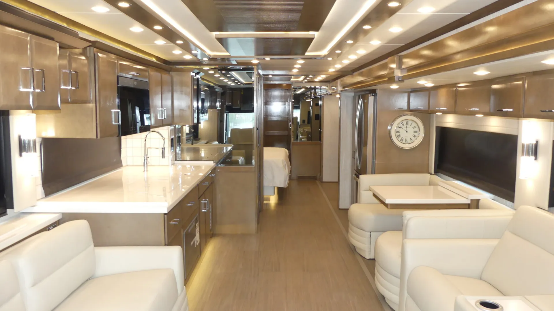 2026 Newmar Mountain Aire 4551 - Photo 3
