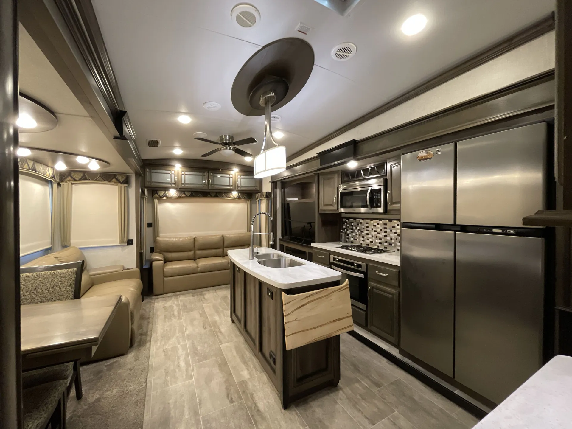 2018 Keystone Montana 3120RL — living area main