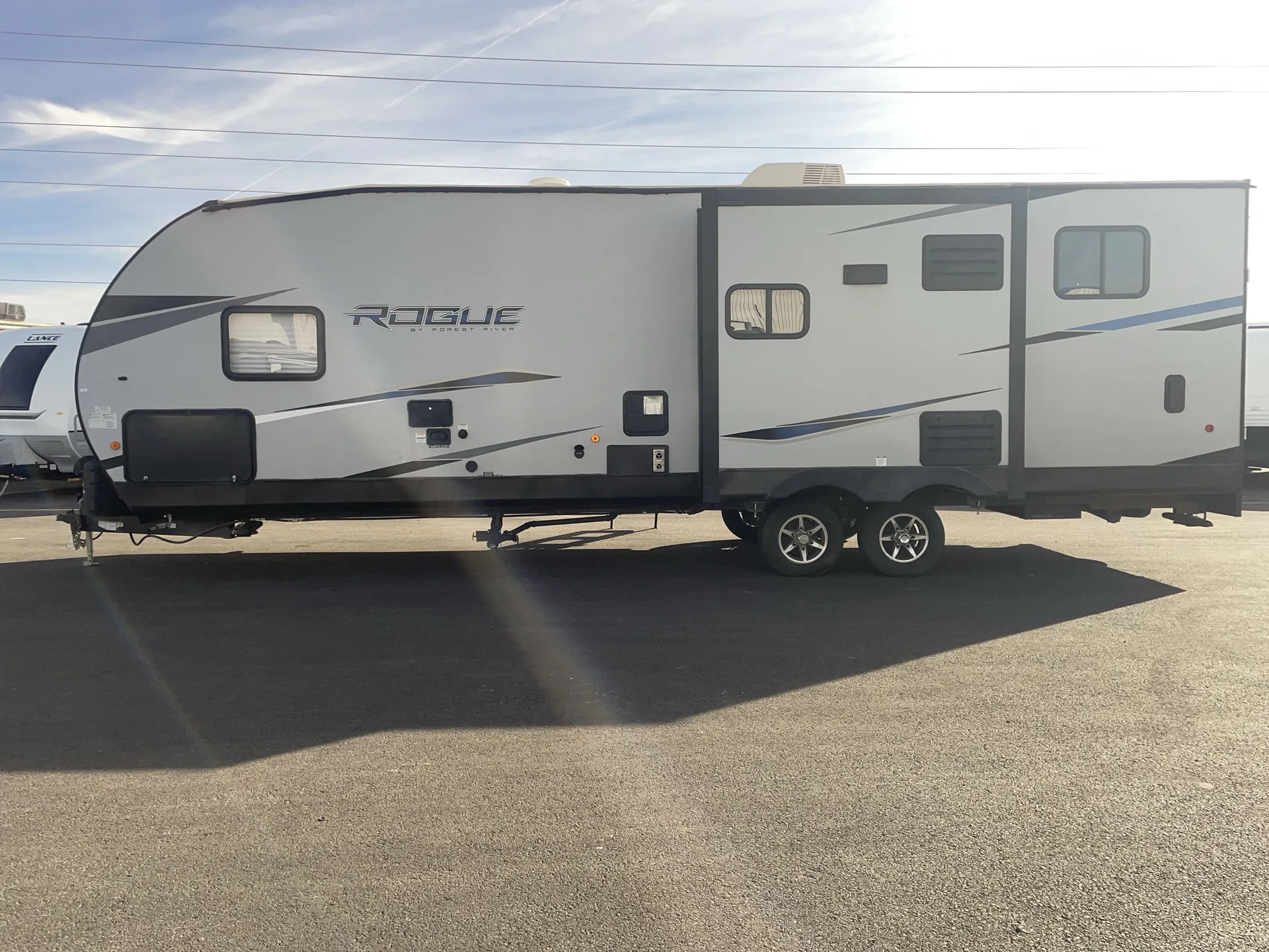 2021 Forest River Vengeance Rogue 26V — off campside