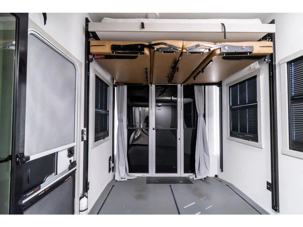 2025 Brinkley Model G 3500, Photos photo 29