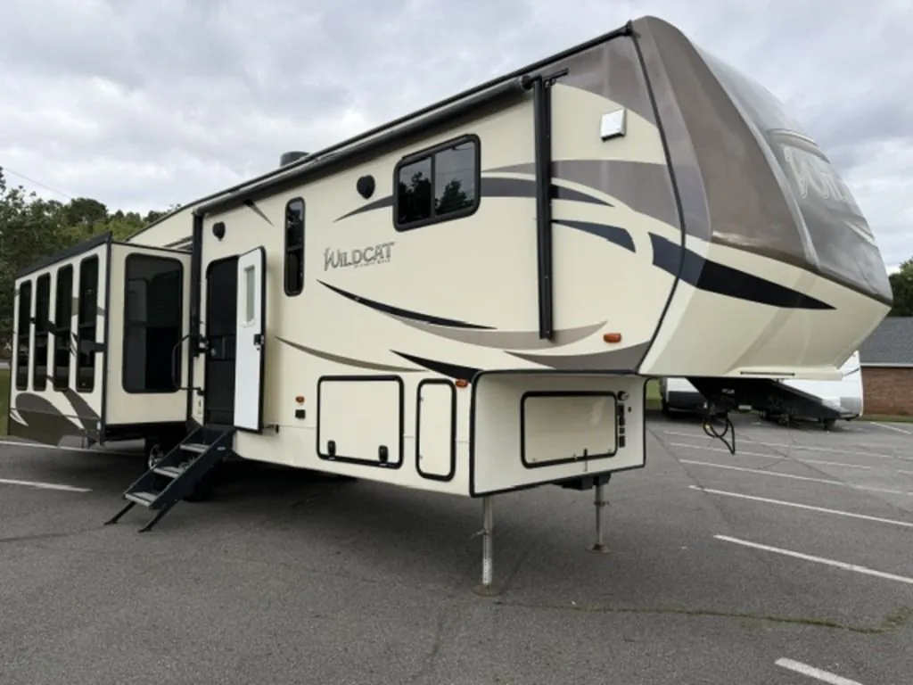 2019 Forest River Wildcat 32WB, Photos photo 4