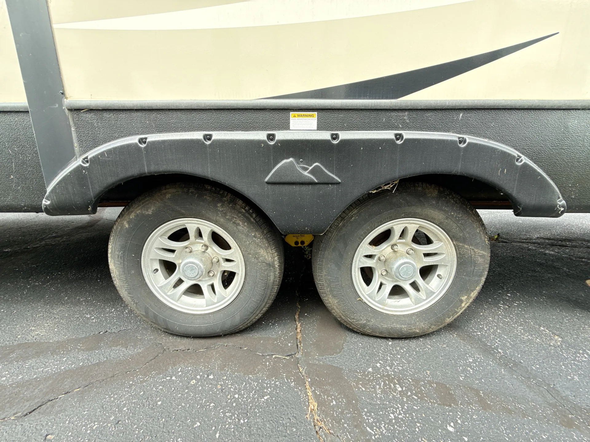 2018 Keystone Laredo 335MK — living area main