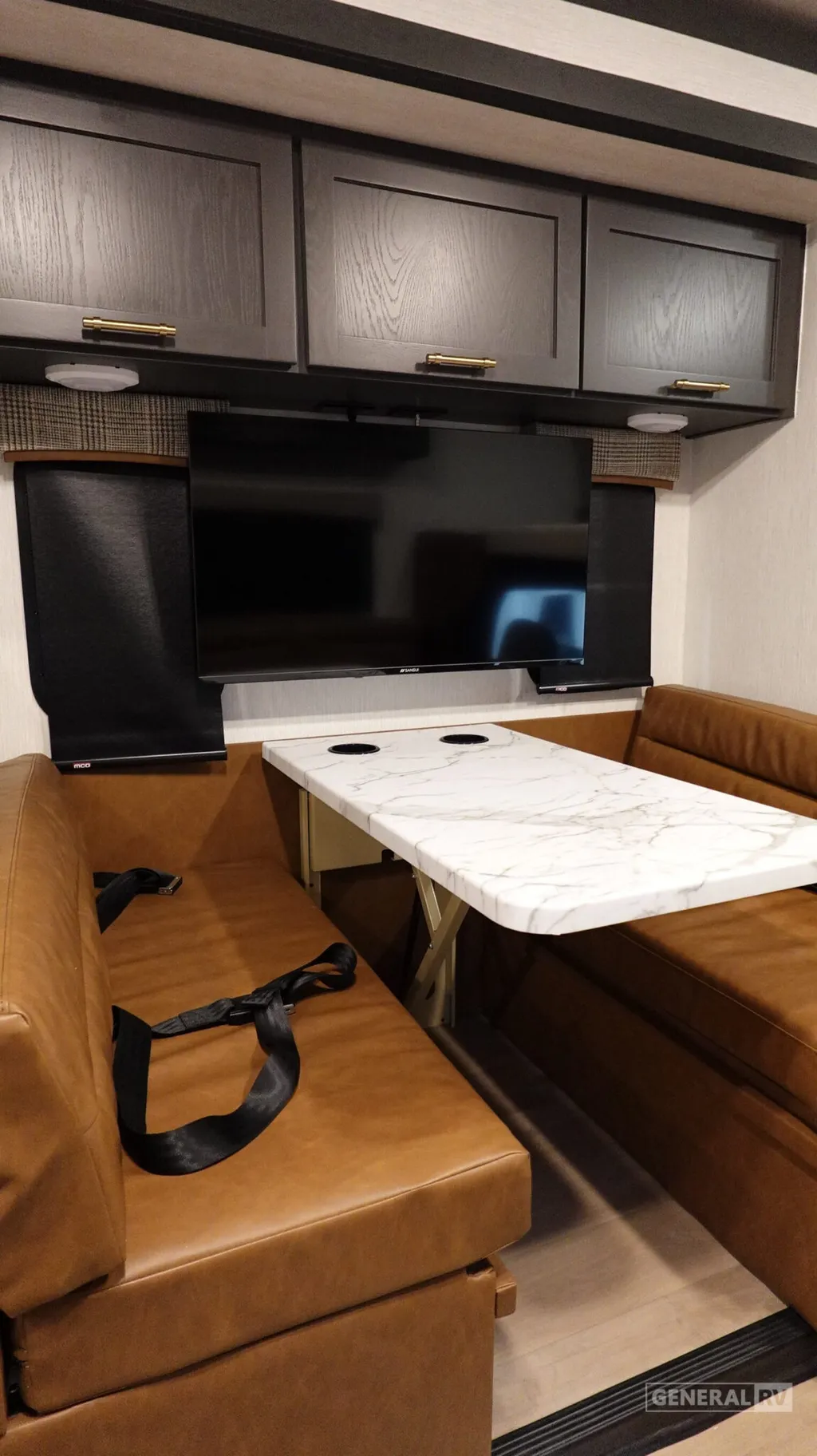 2027 NeXus RV Maximus 32MX, Photos photo 16