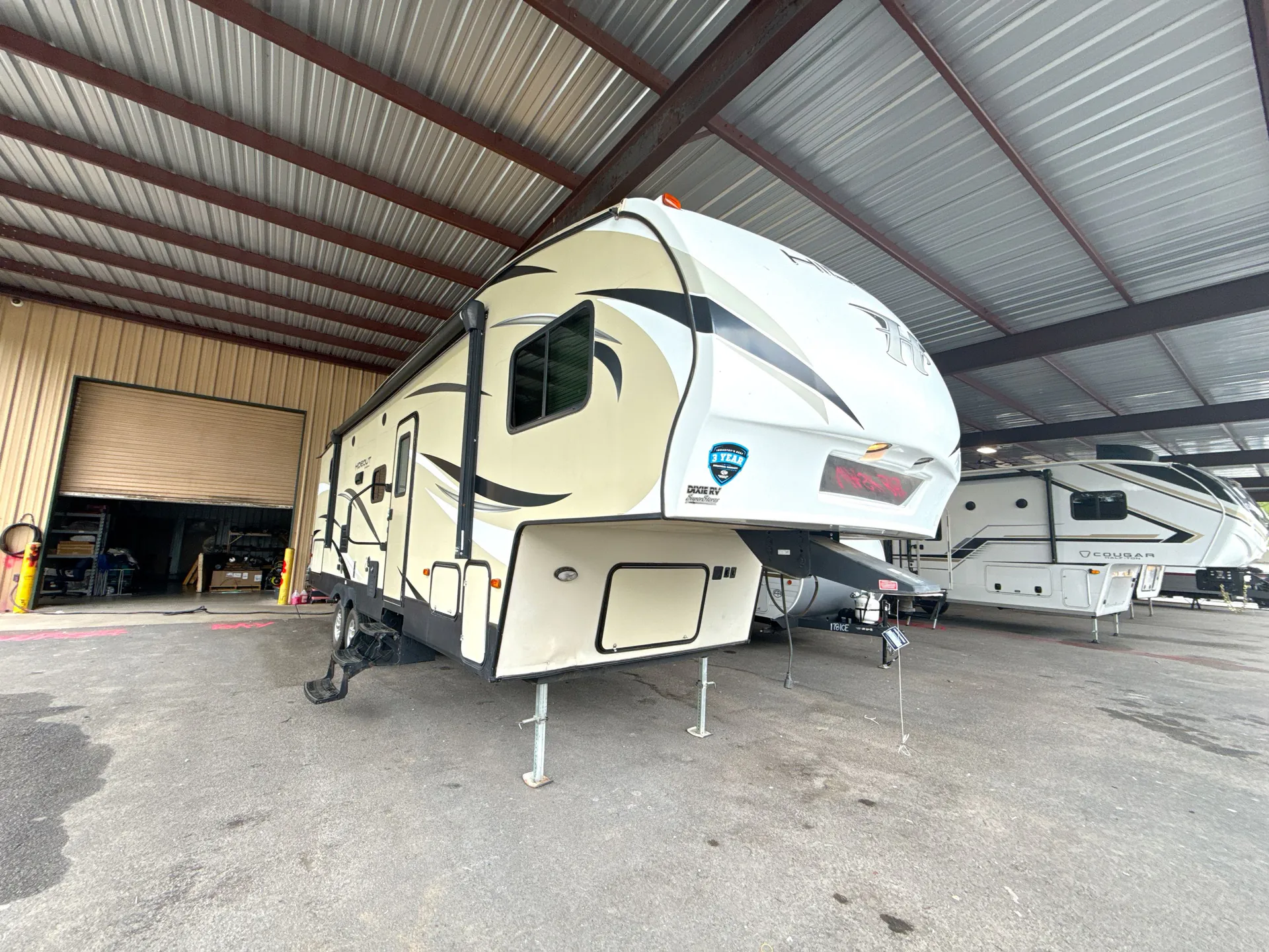 2018 Keystone Hideout 281DBS - Photo 2