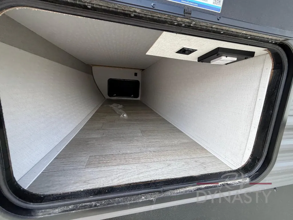 2027 Coachmen Catalina Legacy Edition 333DBDSCK, Photos photo 8