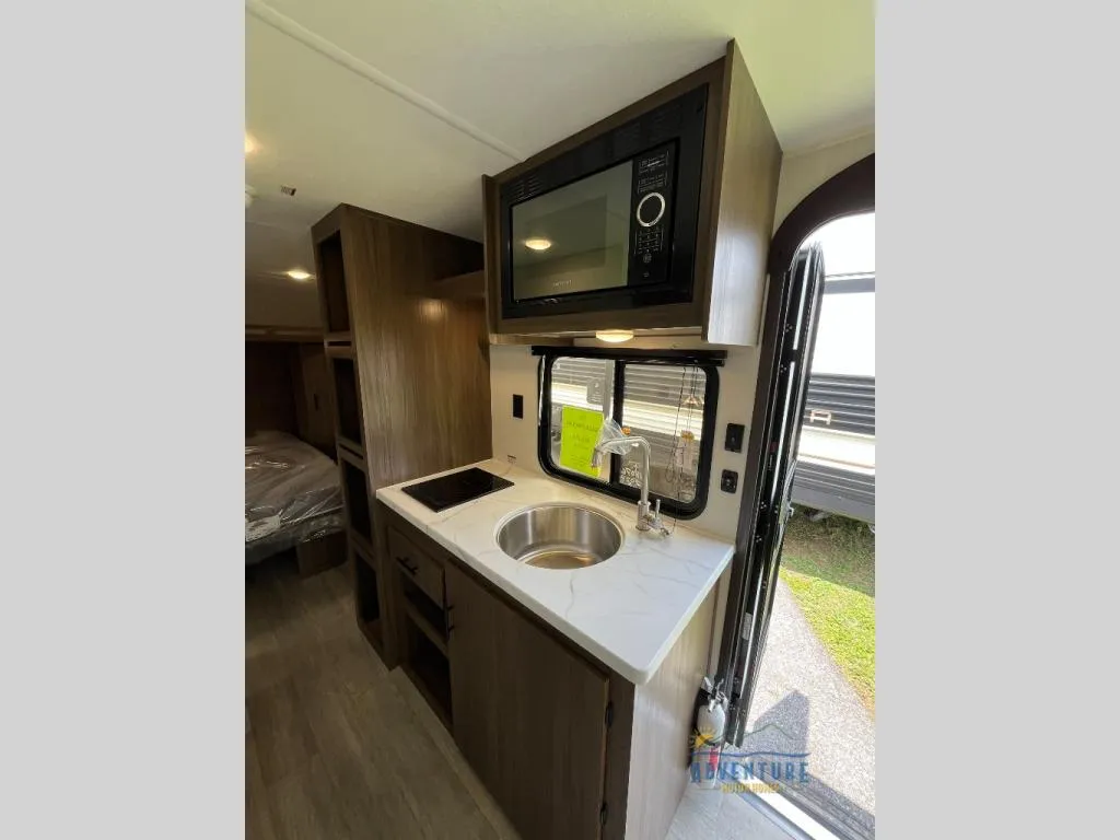 2027 Prime Time RV Avenger LT 17RDX - Photo 4