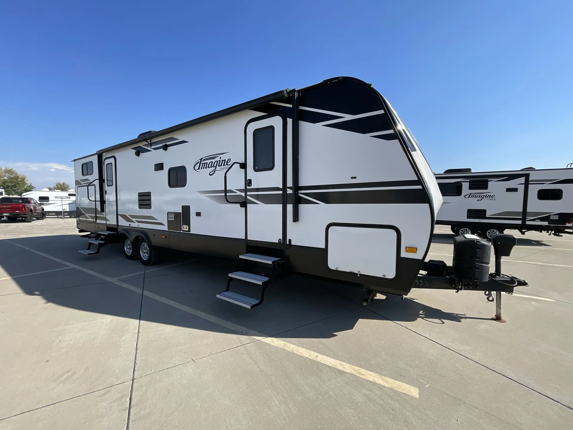 2019 Grand Design Imagine 3170BH - Photo 2