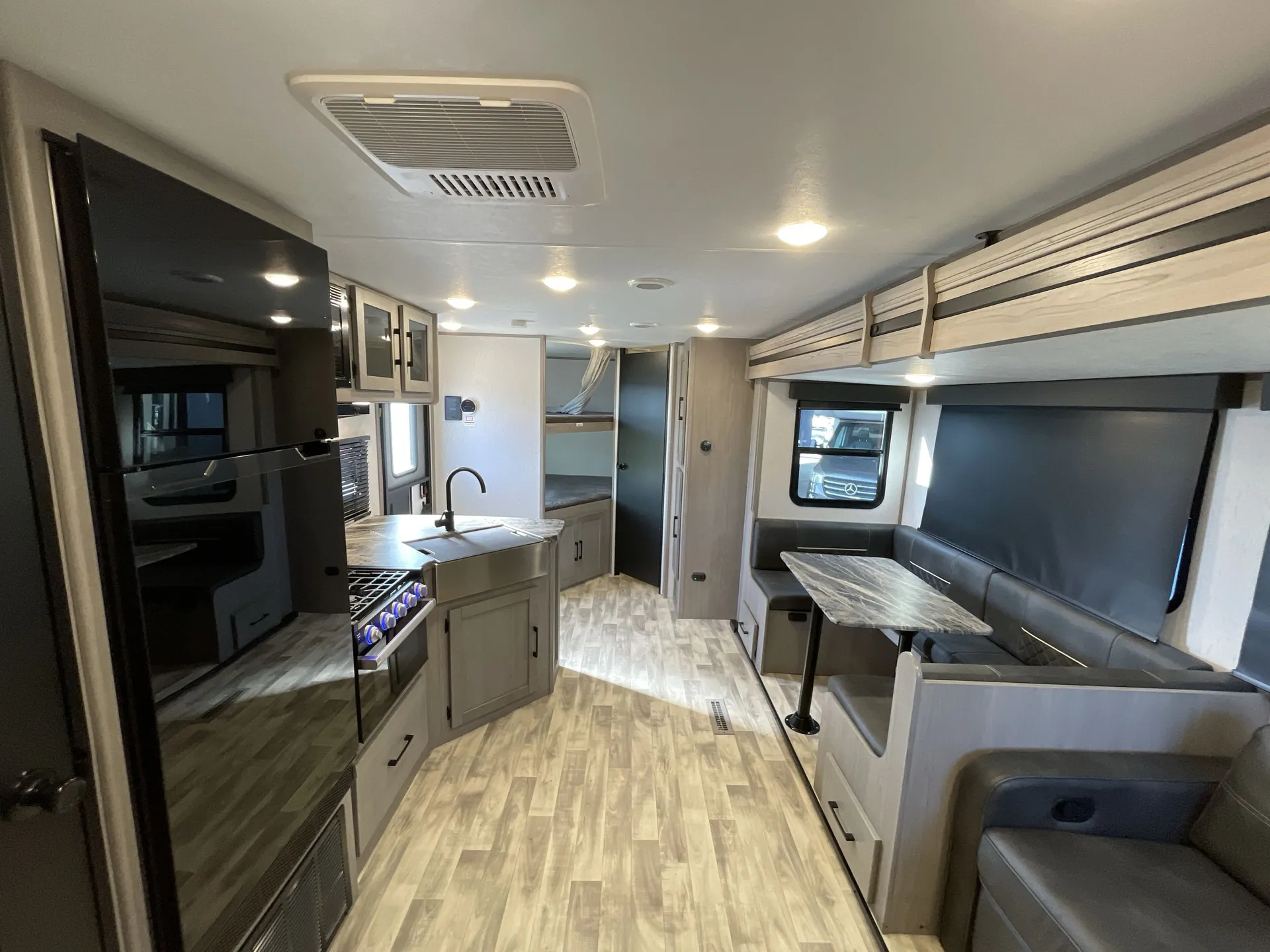 2023 Dutchmen Kodiak Ultra-Lite 289BHSL — living area main