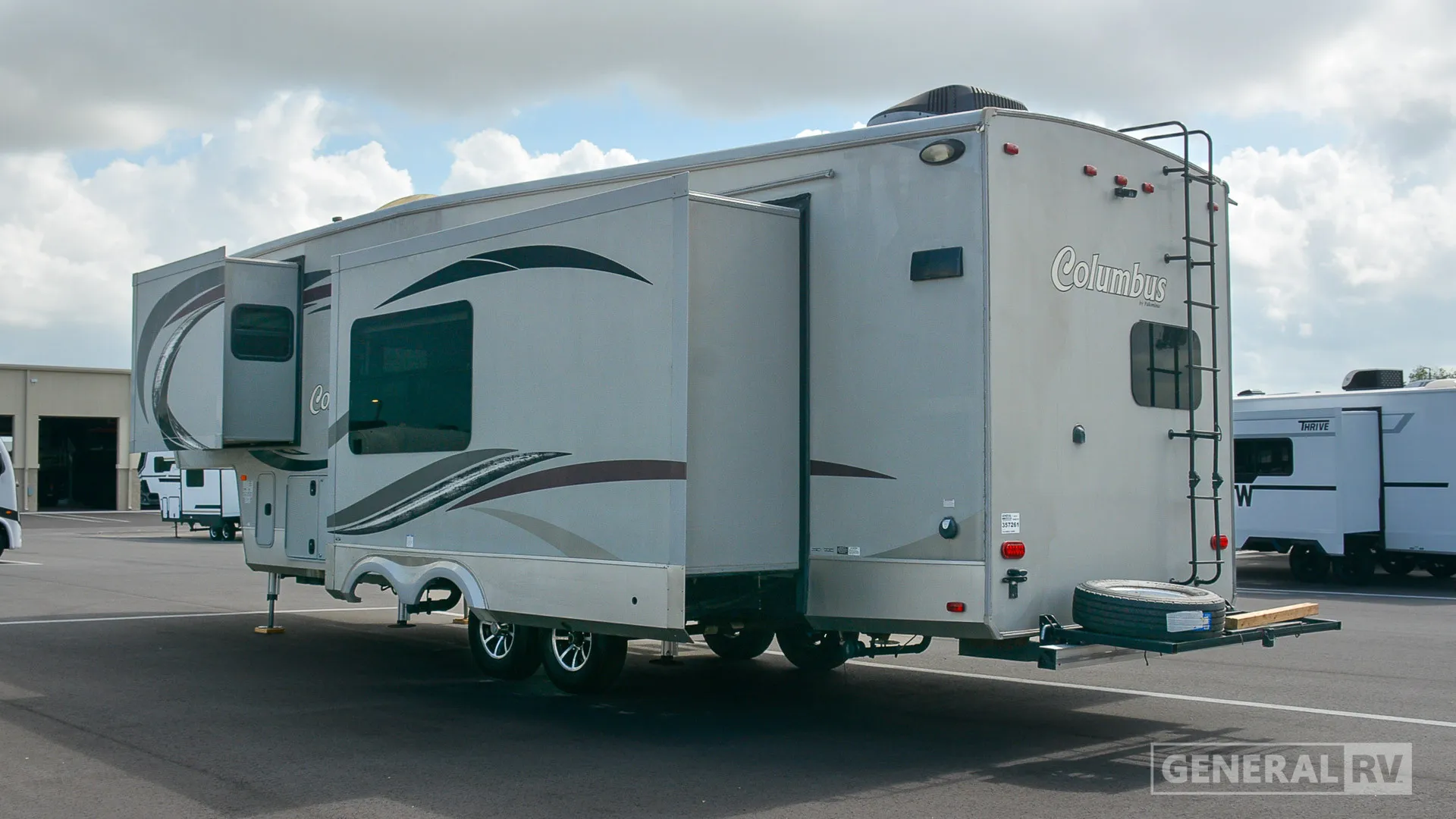2016 Palomino Columbus 340RK - Photo 4