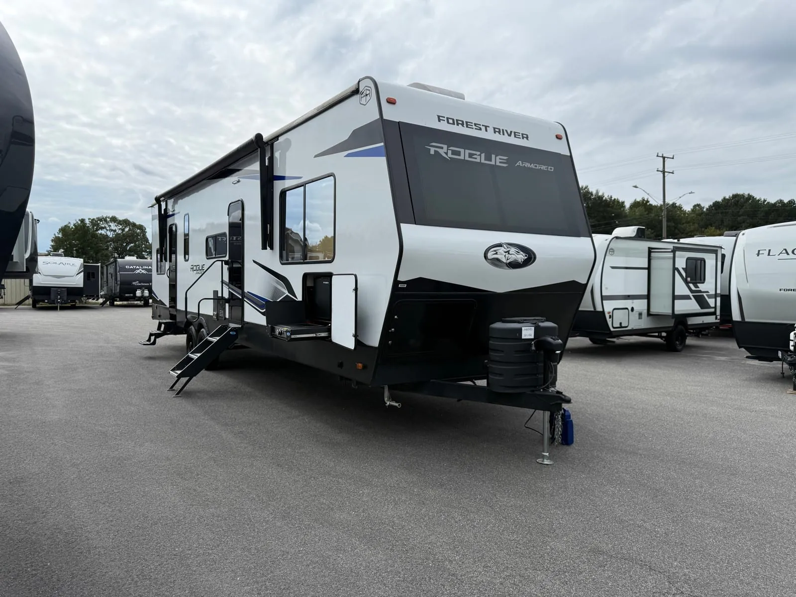 2025 Forest River Vengeance Rogue Armored 32L132 - Photo 2