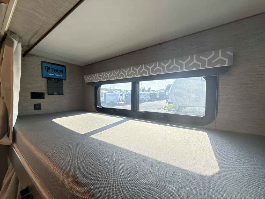 2022 Thor Motor Coach Freedom Traveler A32, Photos photo 30