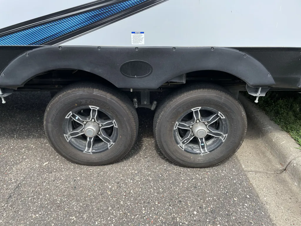 2021 Forest River Vengeance Rogue 26V, Photos photo 26
