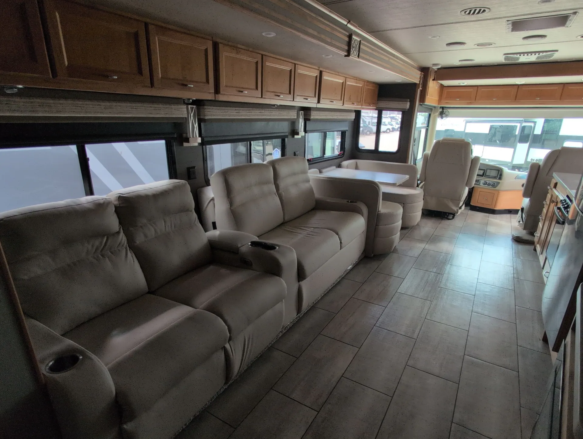 2021 Tiffin Allegro Red 340 38 LL — living area main