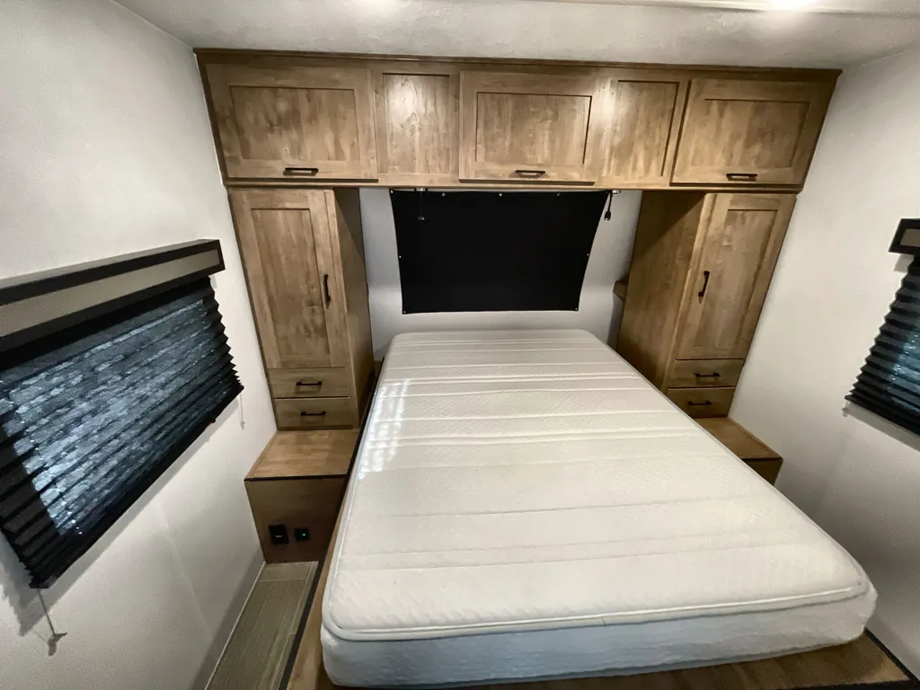 2024 Coachmen Freedom Express Select 31SE, Photos photo 14