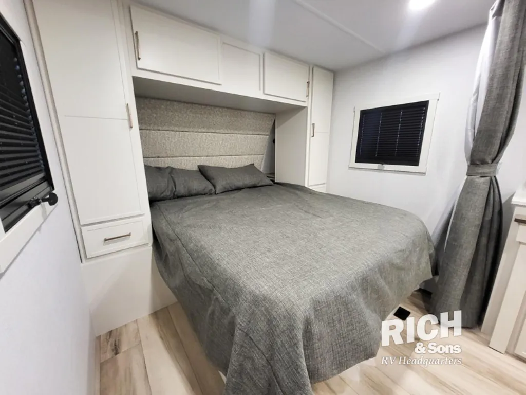 2026 Brinkley Model Ix 23X, Photos photo 15
