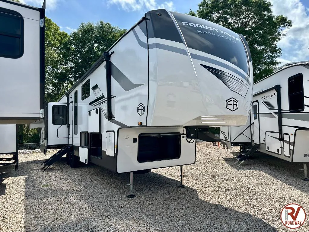 2026 Forest River Sandpiper 3900HBLR