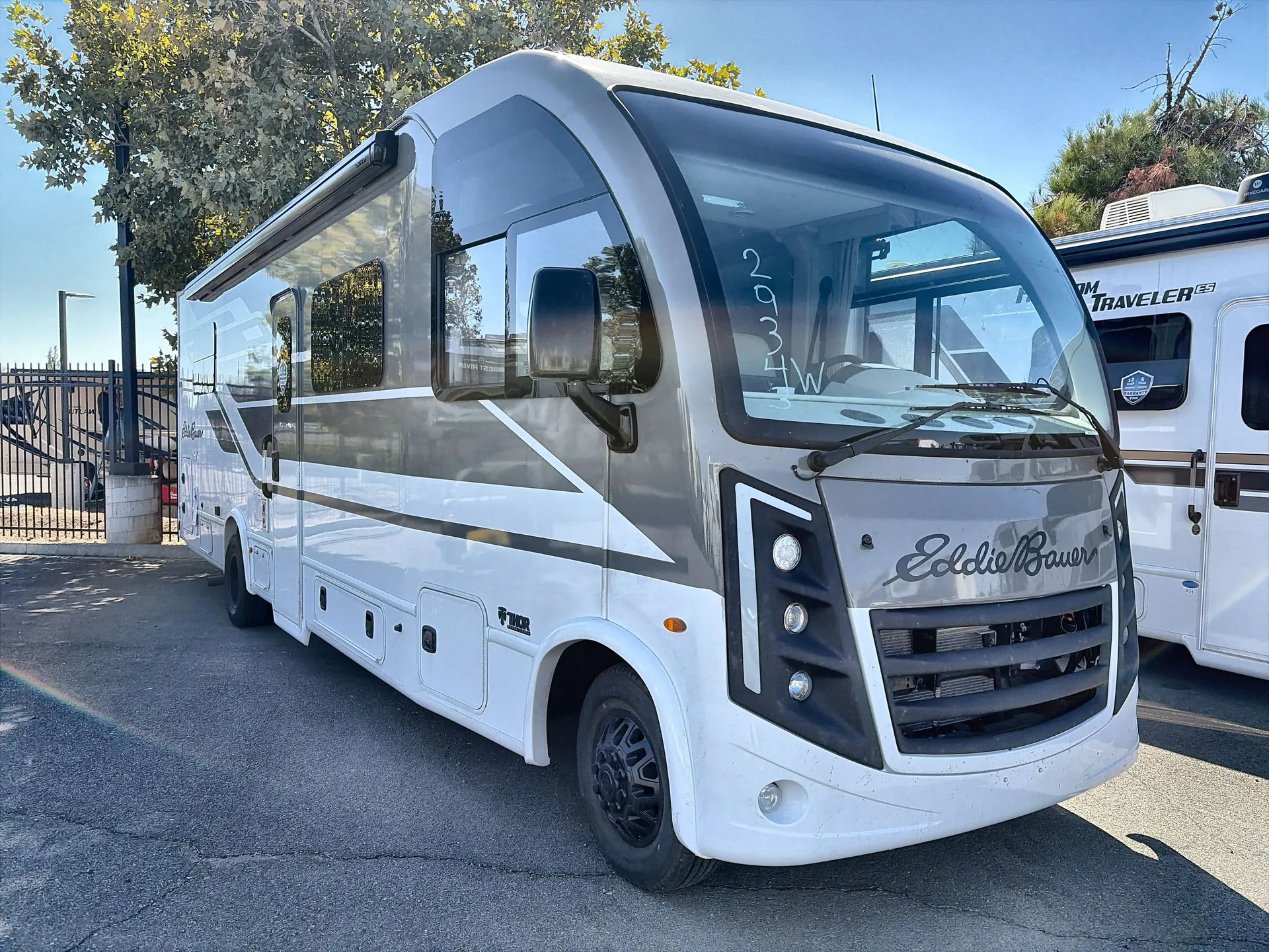 2027 Thor Motor Coach Freedom Eddie Bauer EB28 - Photo 2