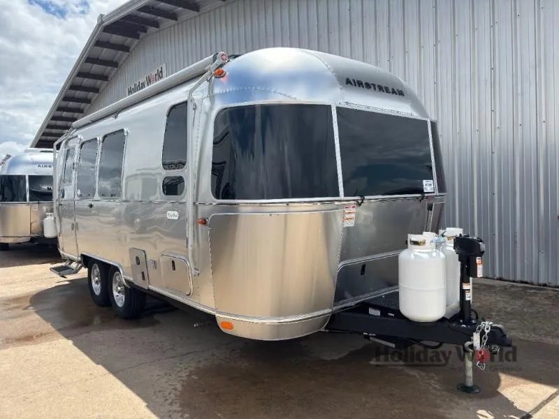 2026 Airstream Flying Cloud 23FB - Photo 2