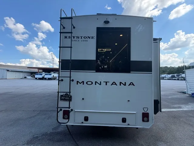 2026 Keystone Rv Montana 3900RK - Photo 4