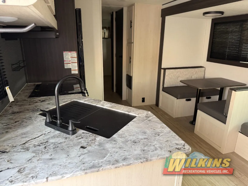 2027 Shasta RVs i-5 Edition 532BEDS, Photos photo 9