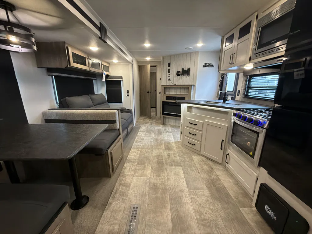2024 Forest River Puma 32BHQS, Photos photo 3