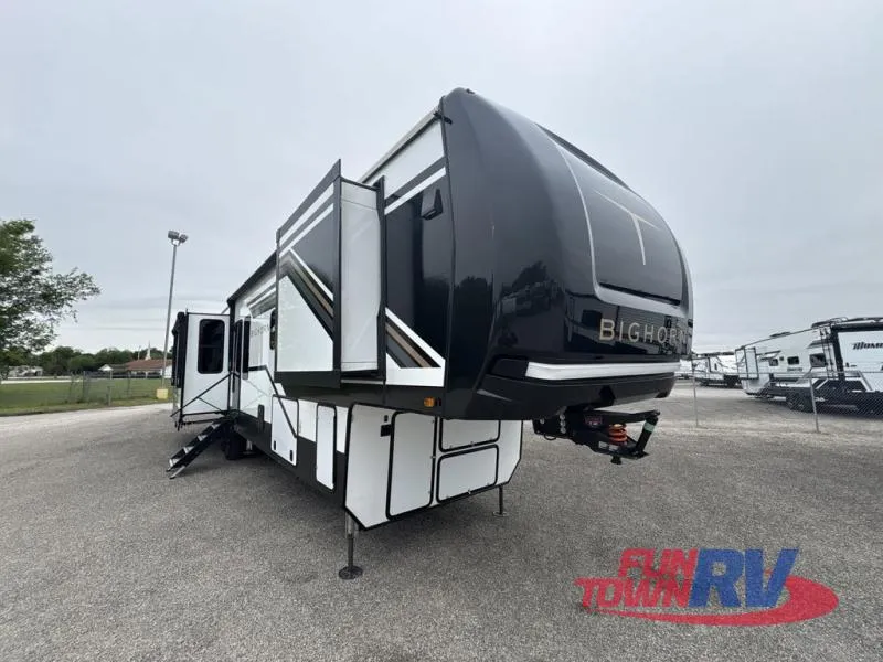 2025 Heartland Bighorn 391MFB - Photo 2