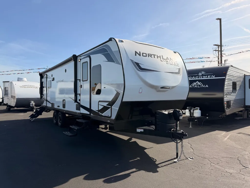 2023 Genesis Supreme Northland 27RLS - Photo 3