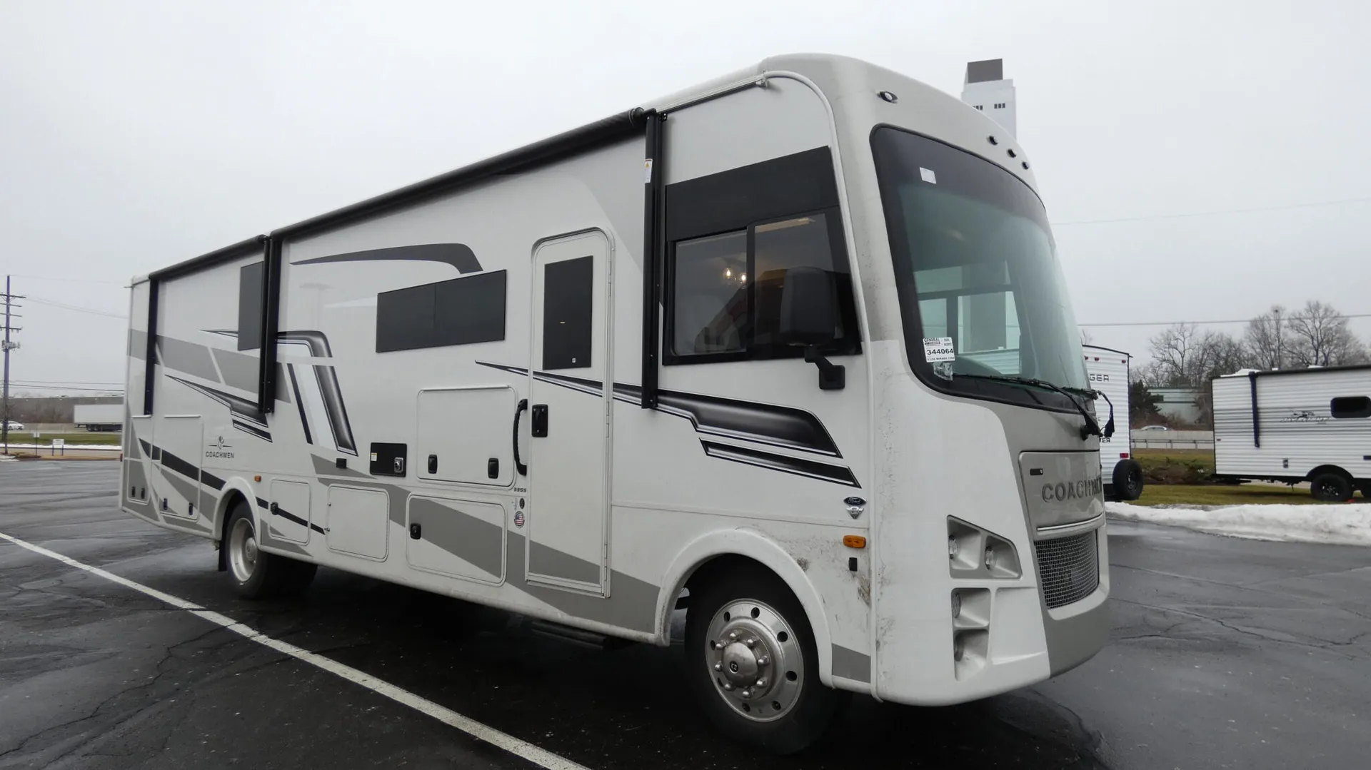 2026 Coachmen Mirada 33SS - Photo 2