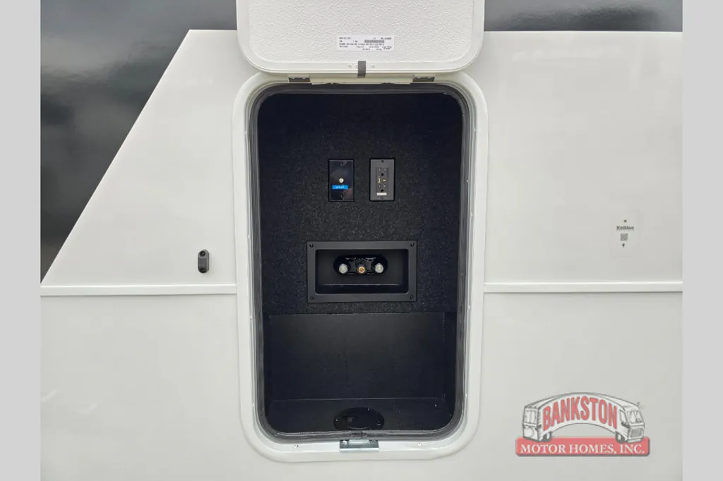 2026 Brinkley Model Z 3600, Photos photo 4