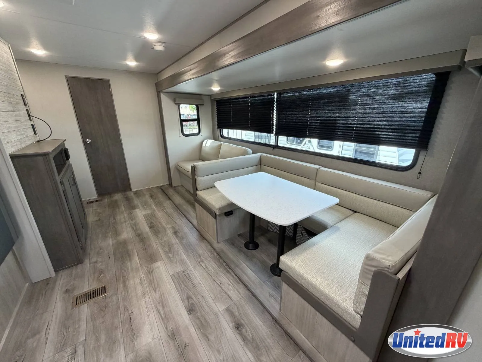 2026 COACHMEN CATALINA 281QBUNK - Photo 2