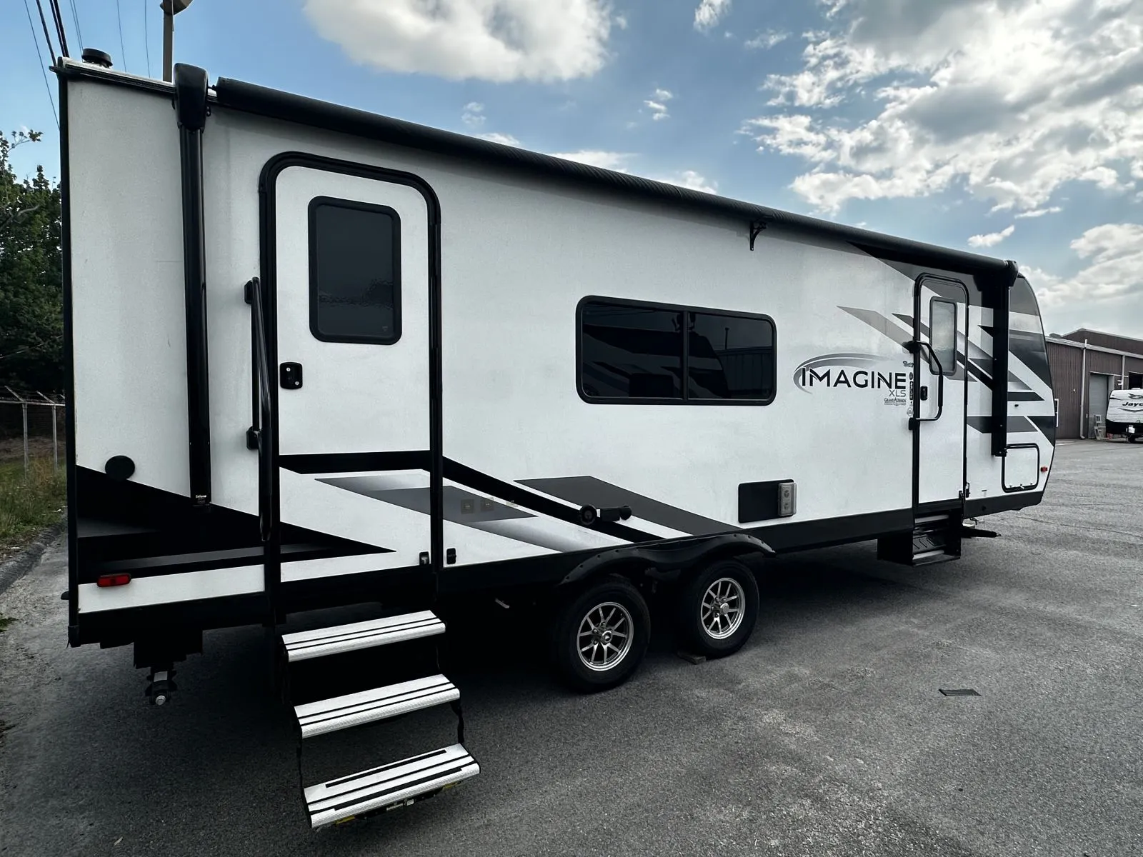 2024 Grand Design Imagine XLS 23LDE - Photo 4