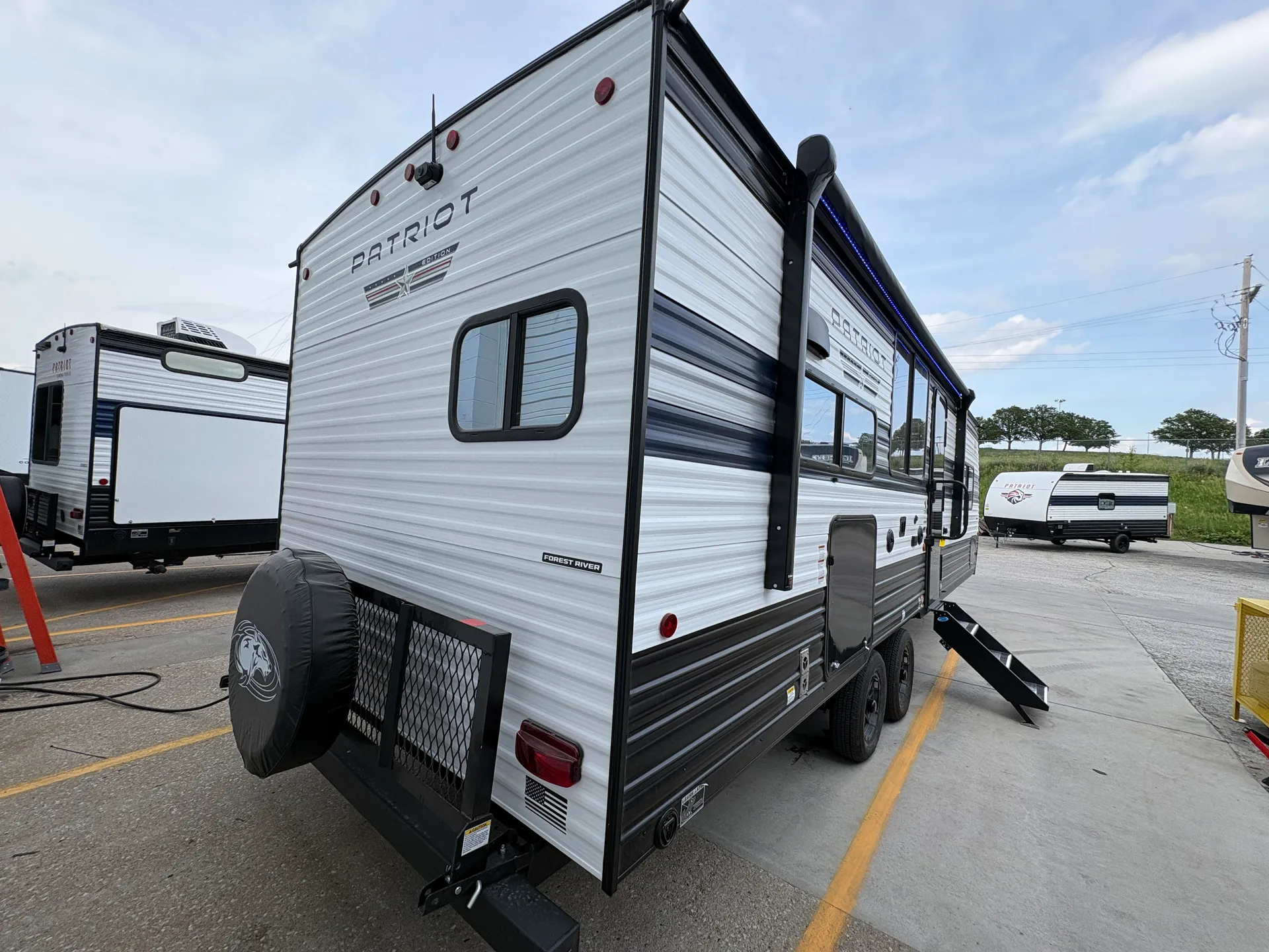 2027 Forest River Cherokee Grey Wolf 26SS — Photo 7