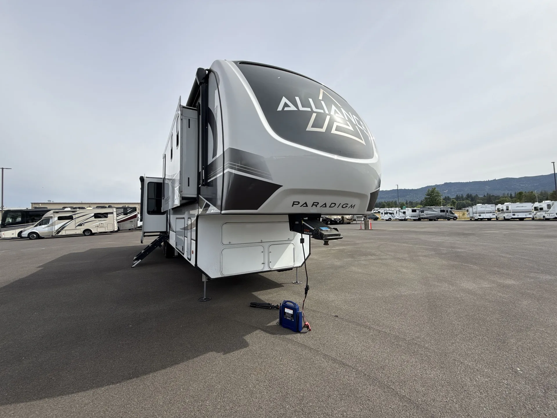 2024 Alliance RV Paradigm 382RK - Photo 2