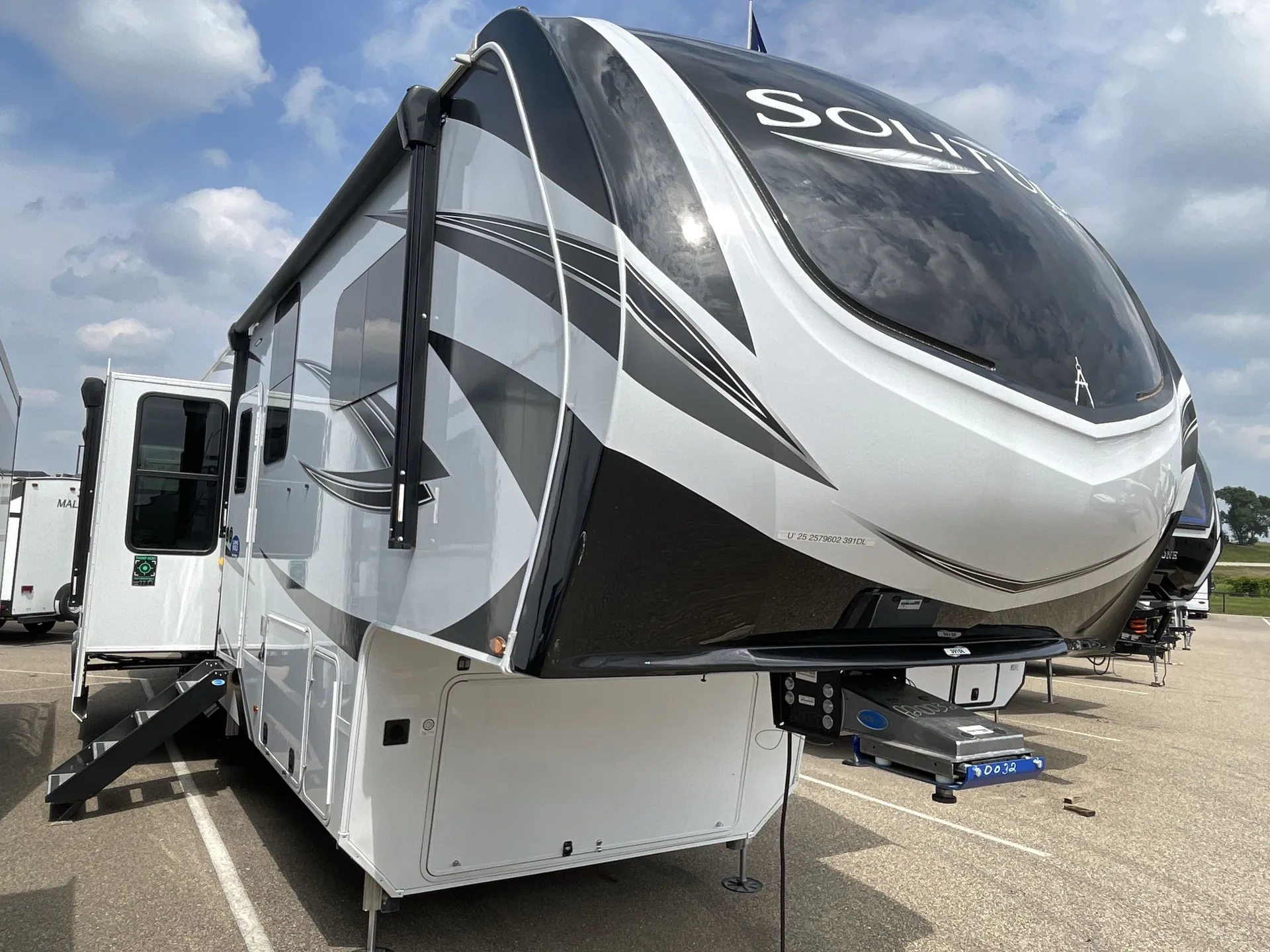 2025 Grand Design Solitude 391DL - Photo 2