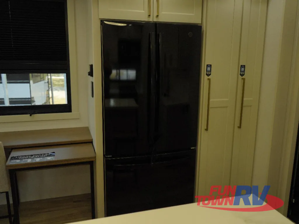 2027 Brinkley Model G 3970, Photos photo 20