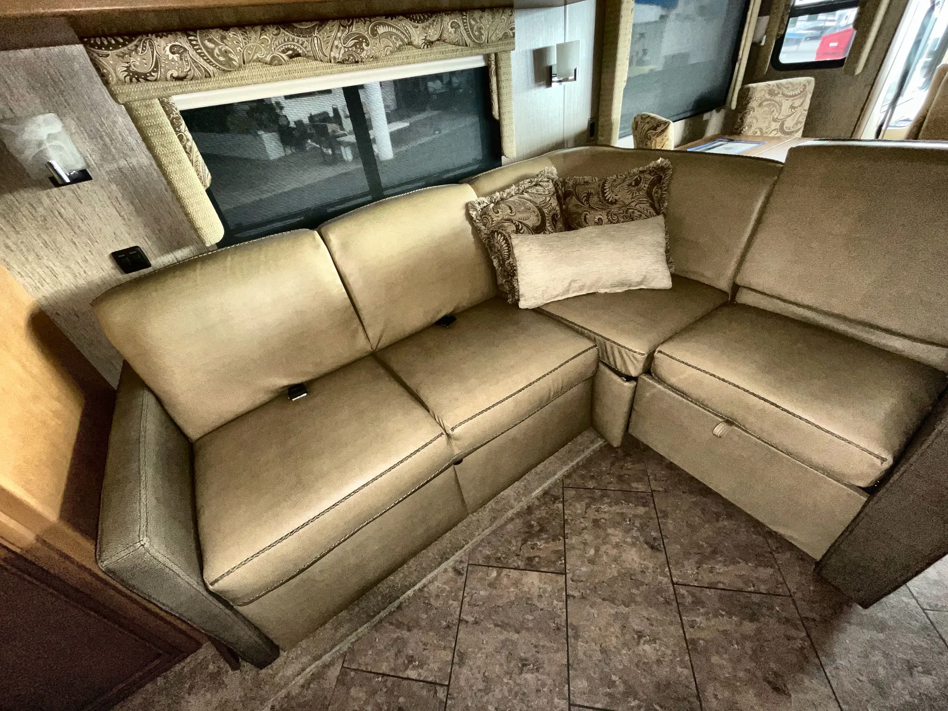 2015 Newmar Bay Star 3401 - Photo 3
