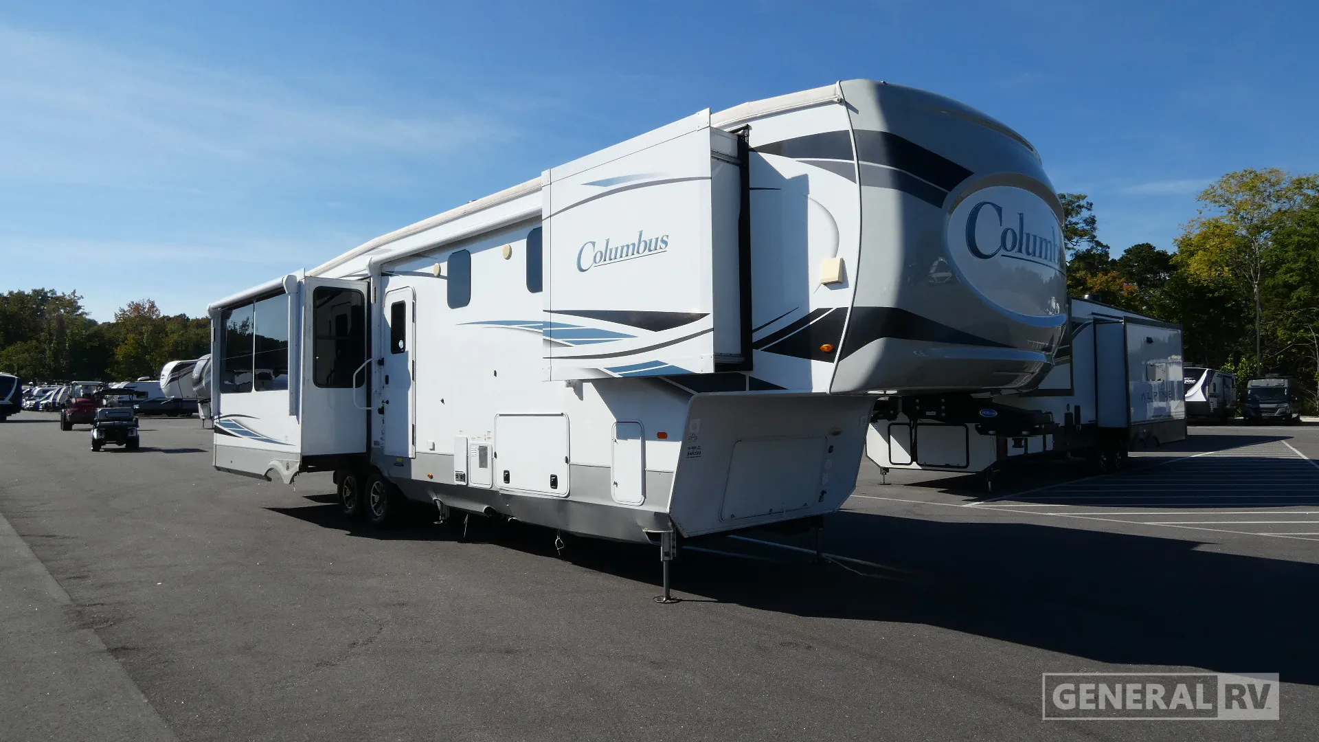 2023 Palomino Columbus 382FB - Photo 2