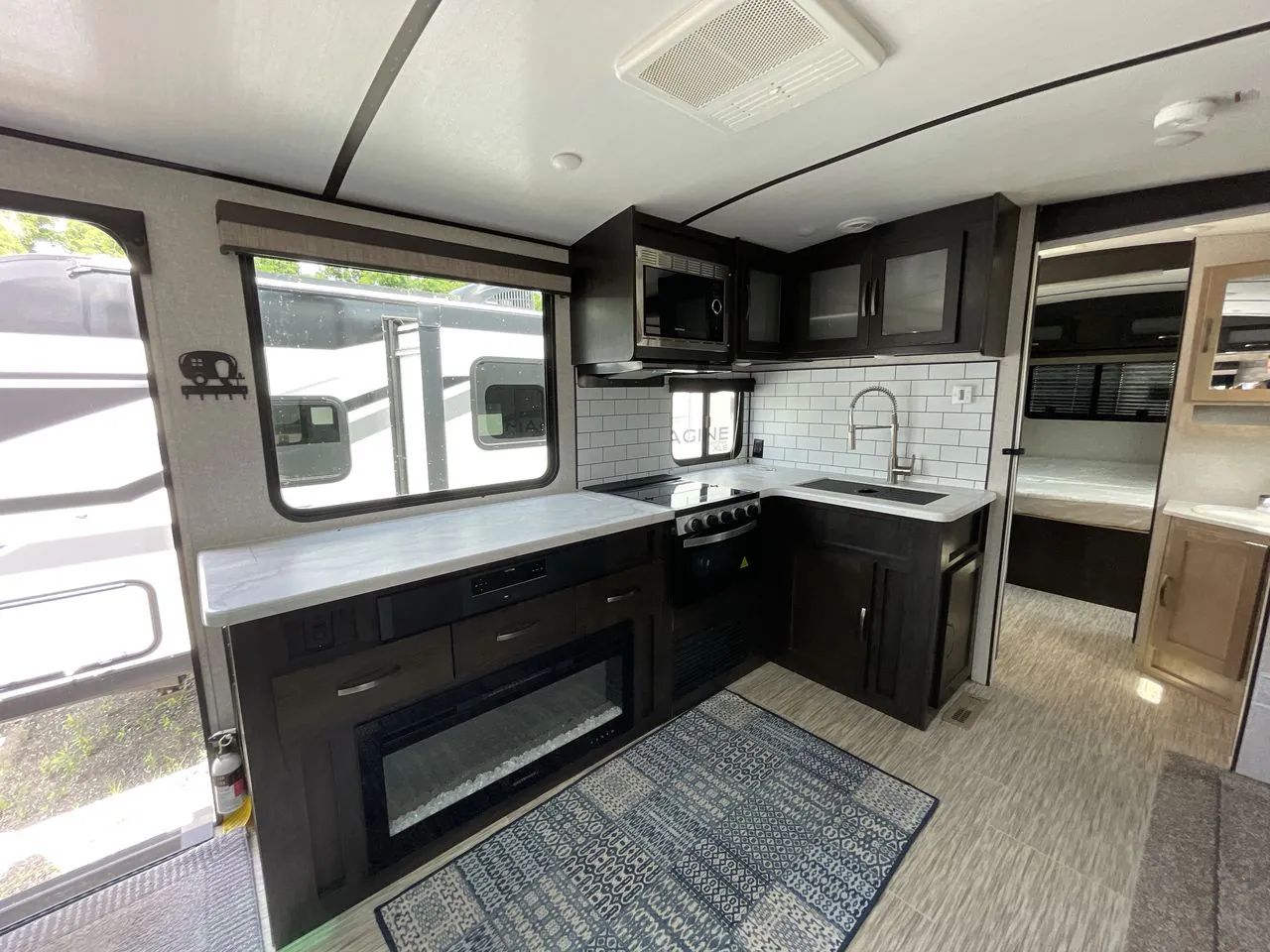 2020 Forest River Grand Surveyor 272FLS - Photo 4