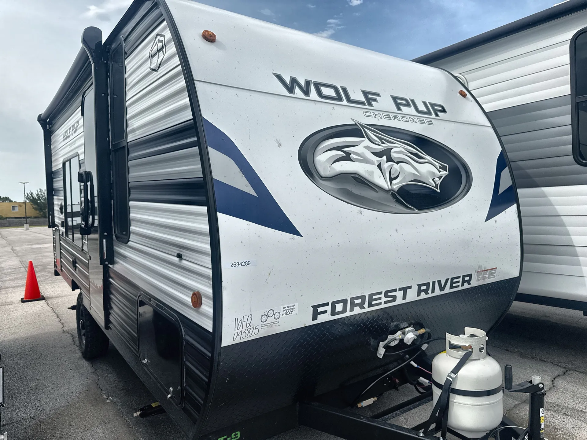 2027 Forest River Cherokee Wolf Pup 16FQW