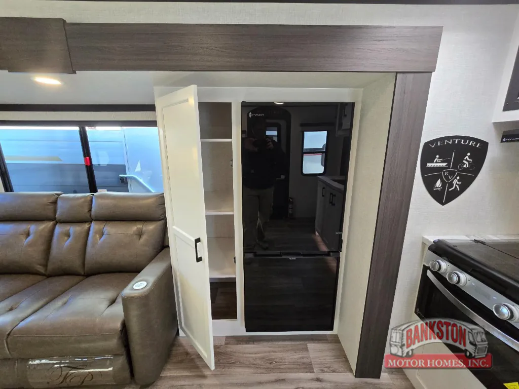 2026 Venture RV Stratus SR302VBH, Photos photo 14