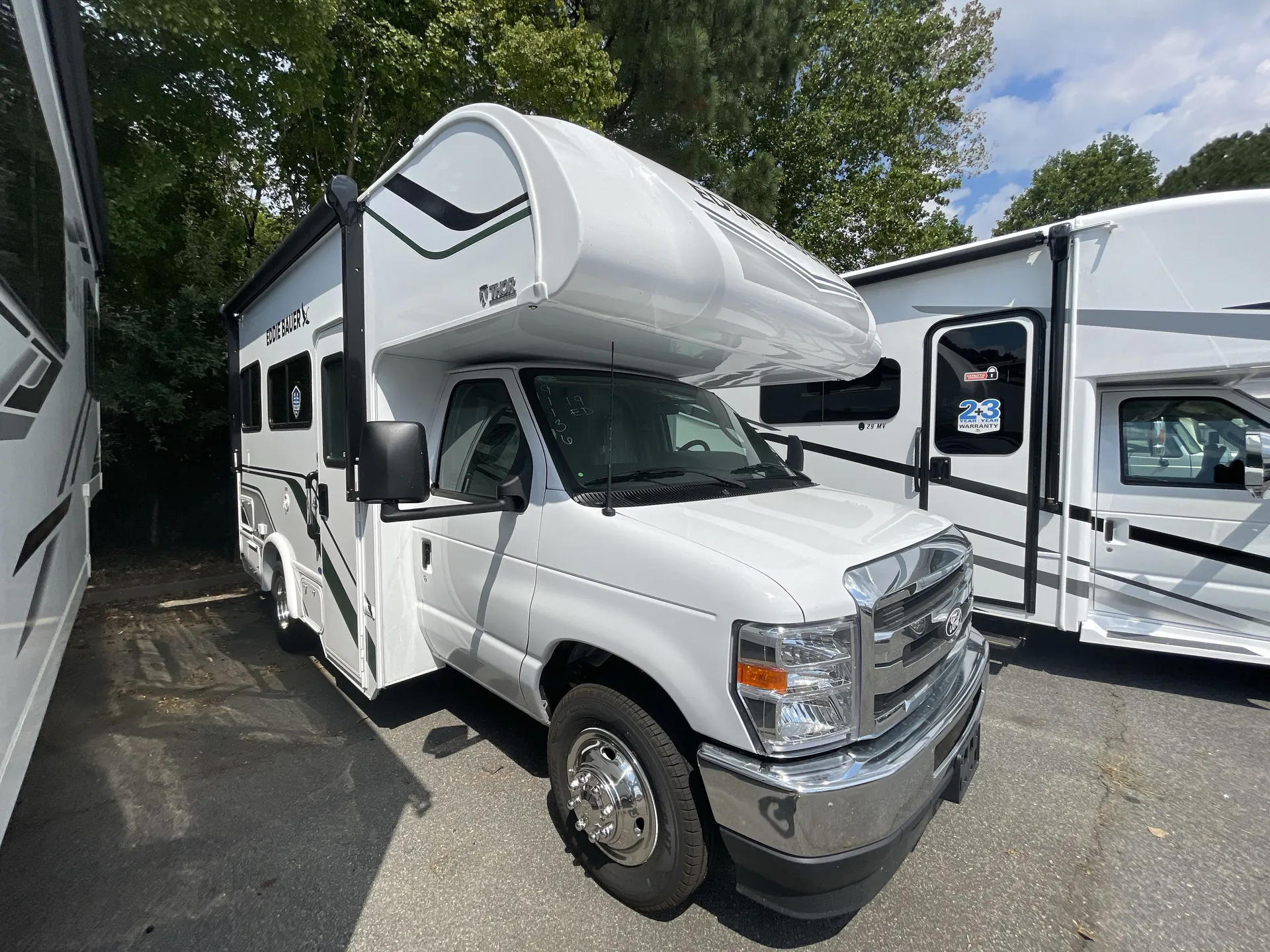 2026 Thor Motor Coach Freedom Eddie Bauer 19ED - Photo 2