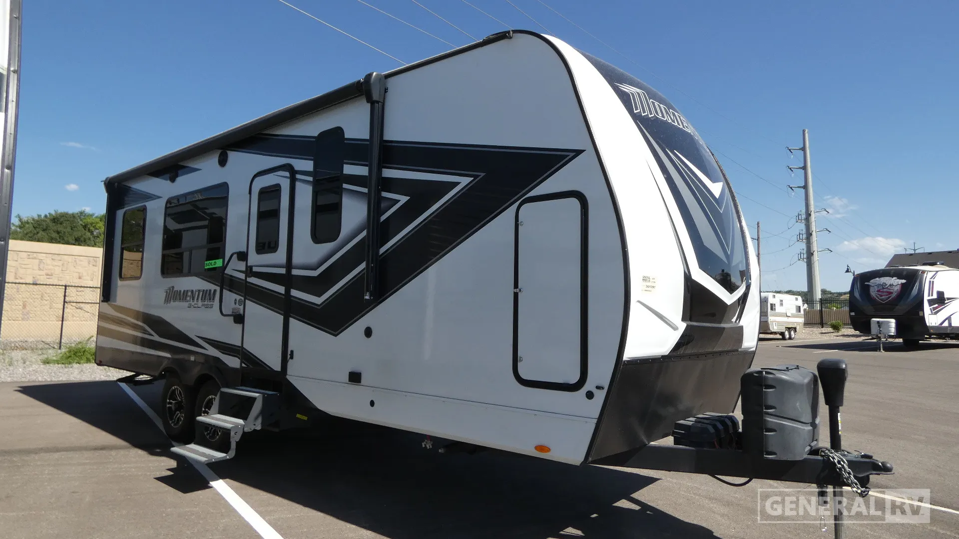 2022 Grand Design Momentum G-Class 23G - Photo 2