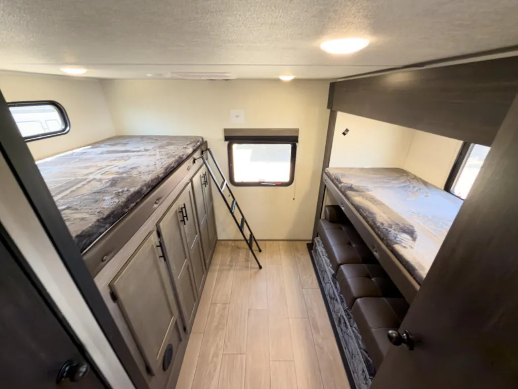 2026 Forest River Cherokee Alpha Wolf 33BH, Photos photo 40