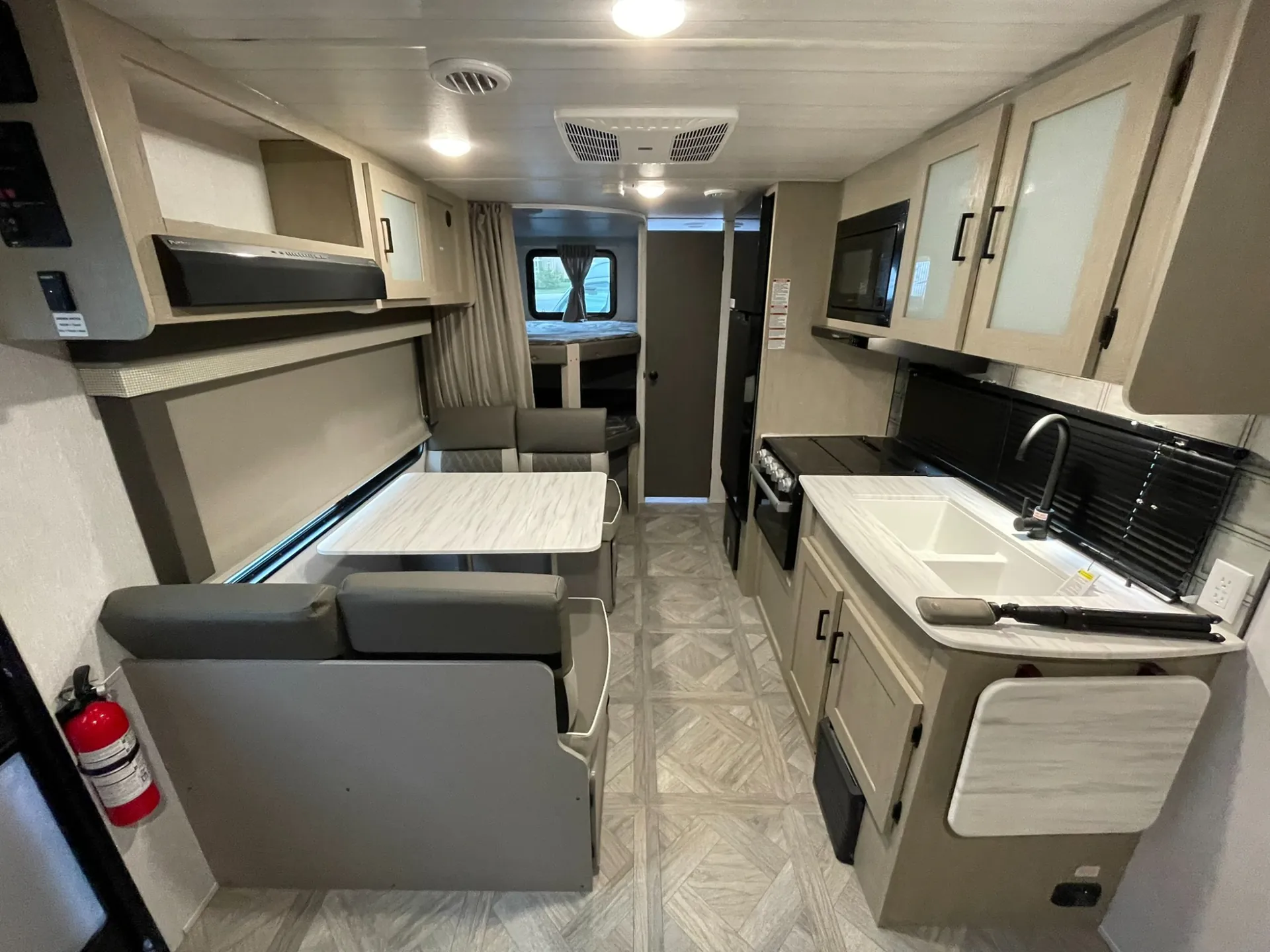 2023 Forest River Salem Cruise Lite 19DBXL - Photo 2