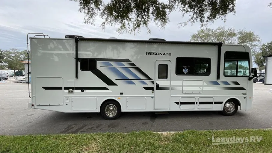 2026 Thor Motor Coach Resonate 30C - Photo 3